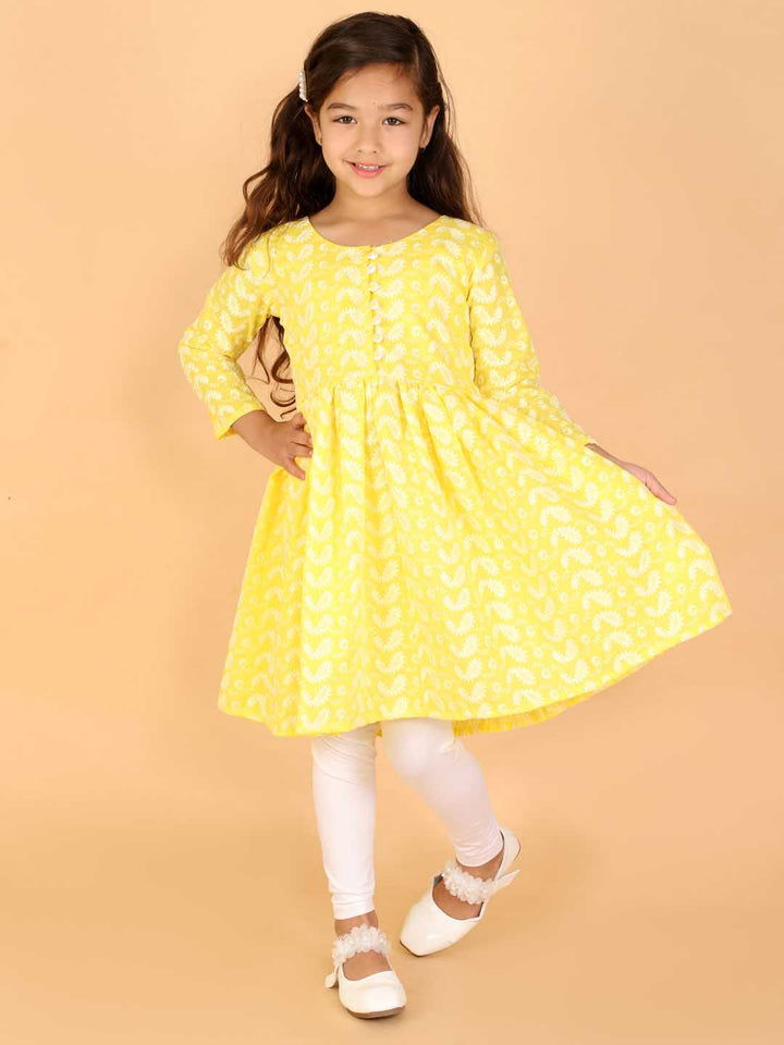 VASTRAMAY Girls Yellow Pure Cotton Chikankari Kurta With Leggings - qivii