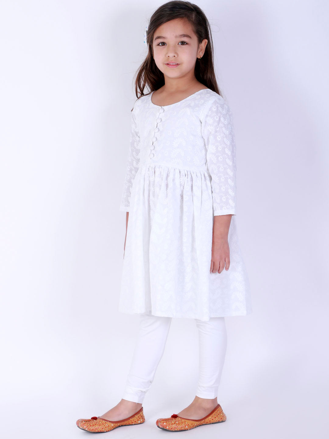 VASTRAMAY Girl's White Pure Cotton Chikankari Kurta With Leggings - qivii