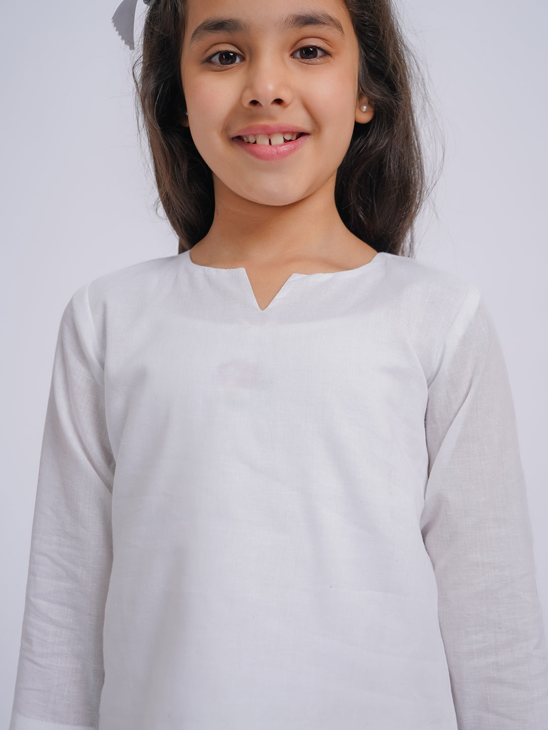 VASTRAMAY Girls' White Only Kurta - qivii