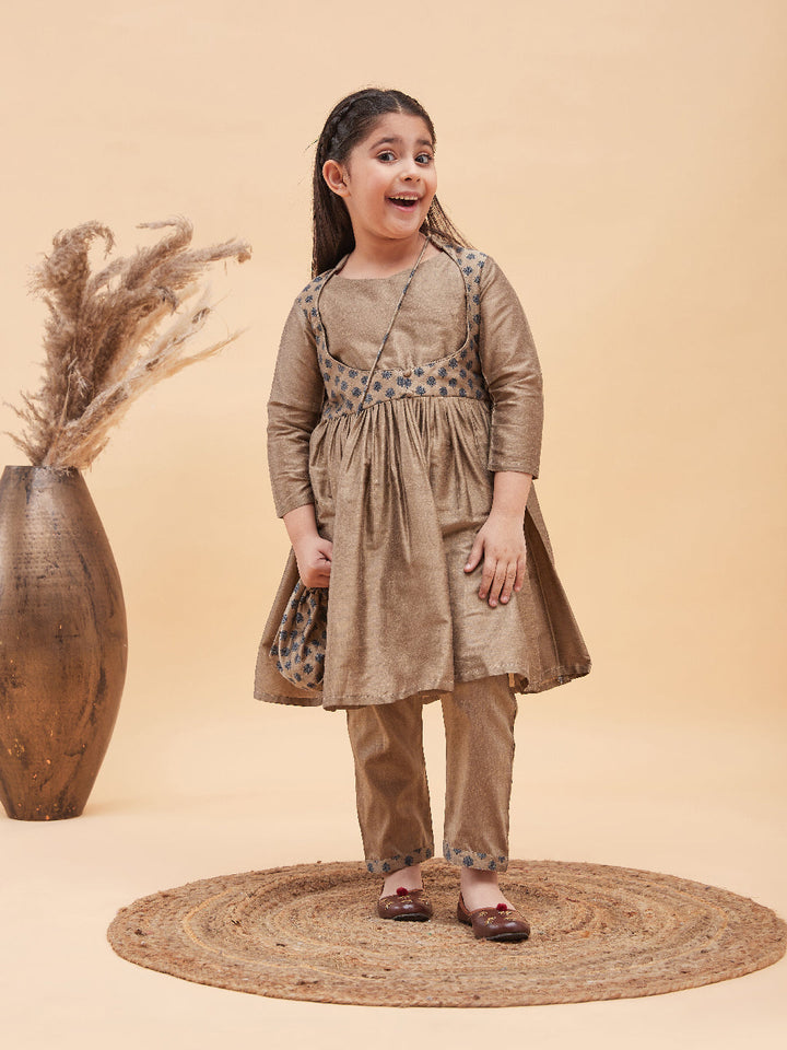 VASTRAMAY Girls Brown Anarkali Kurta Pyjama Set With Potli Bag - qivii