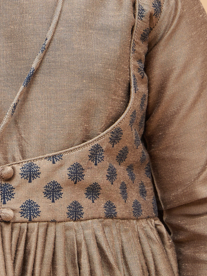 VASTRAMAY Girls Brown Anarkali Kurta Pyjama Set With Potli Bag - qivii