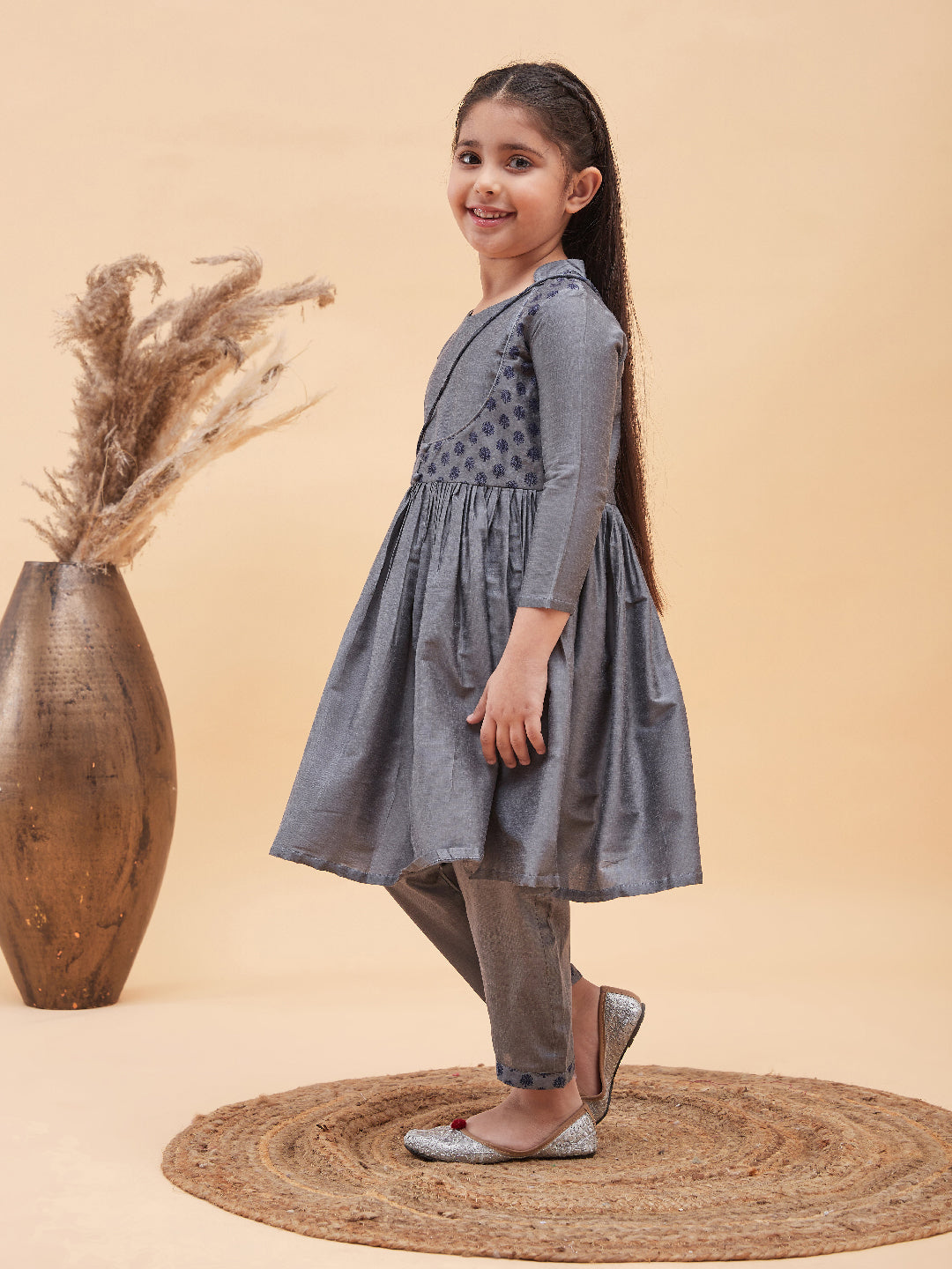 VASTRAMAY Girls Grey Anarkali Kurta Pyjama Set With Potli Bag - qivii