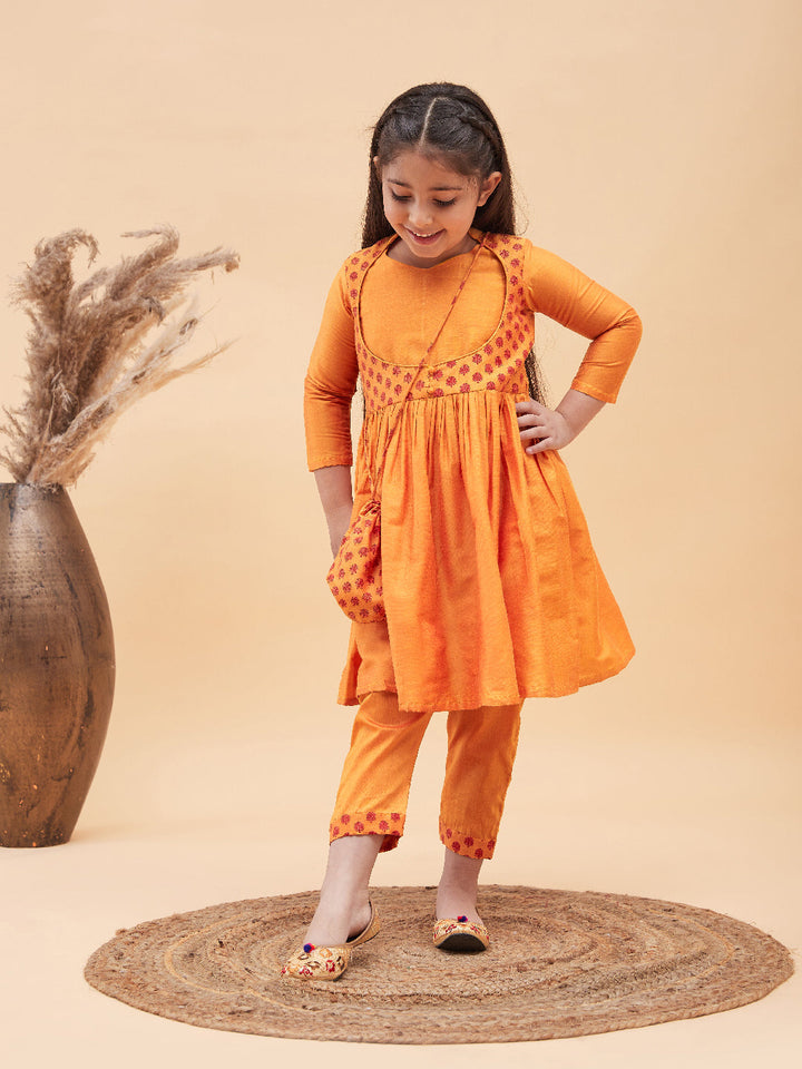 VASTRAMAY Girls Orange Anarkali Kurta Pyjama Set With Potli Bag - qivii