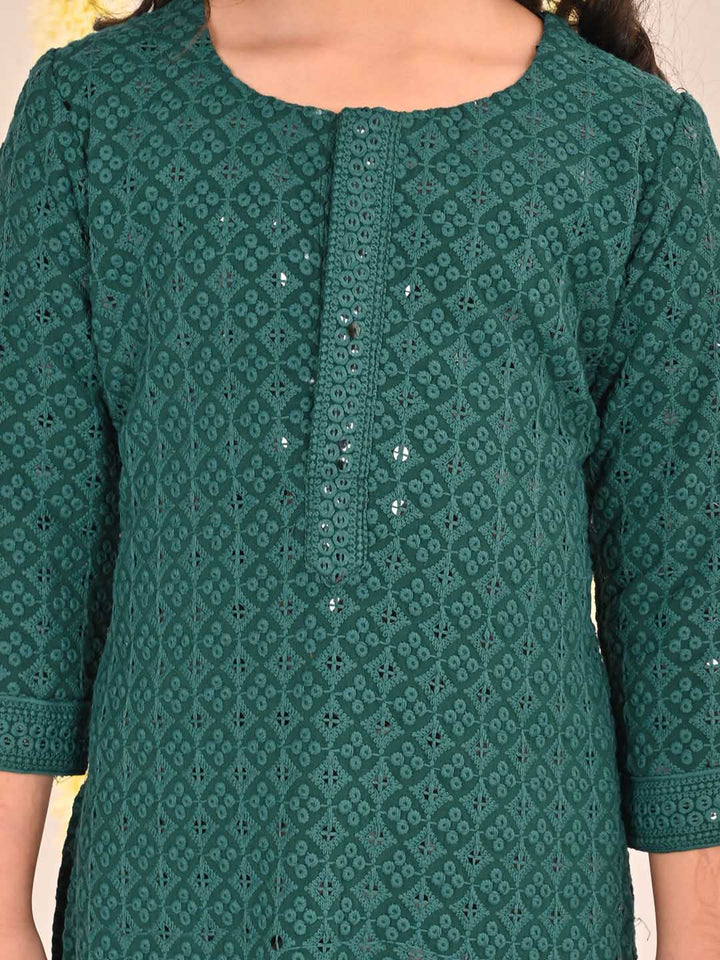 VASTRAMAY Girls' Green Embellished Kurta Pyjama Set - qivii