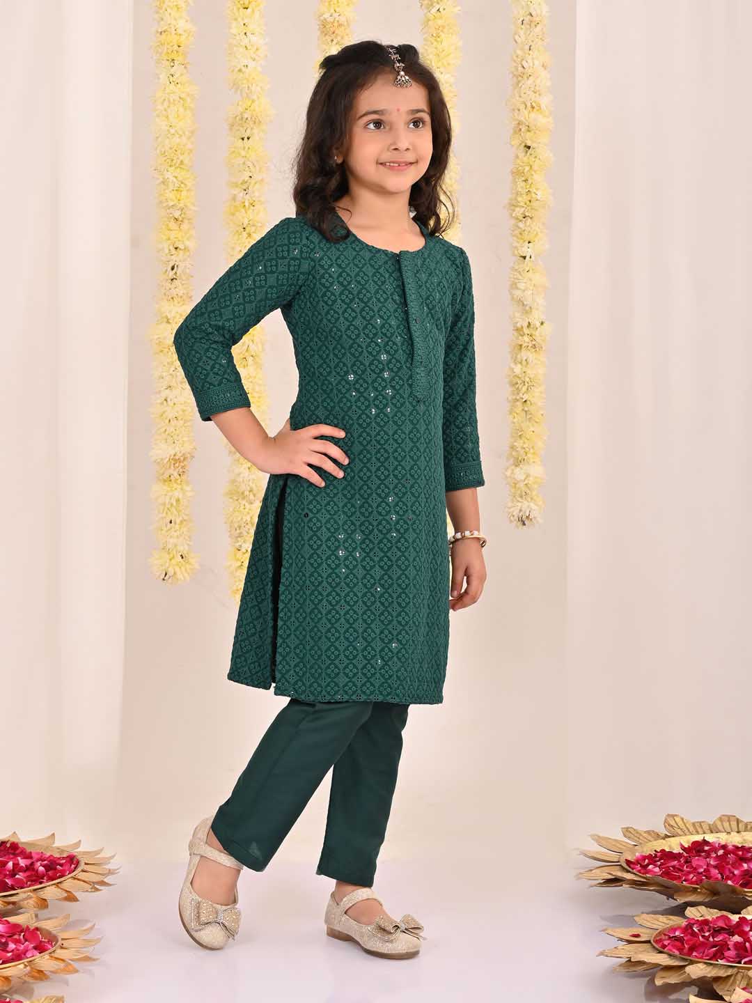 VASTRAMAY Girls' Green Embellished Kurta Pyjama Set - qivii