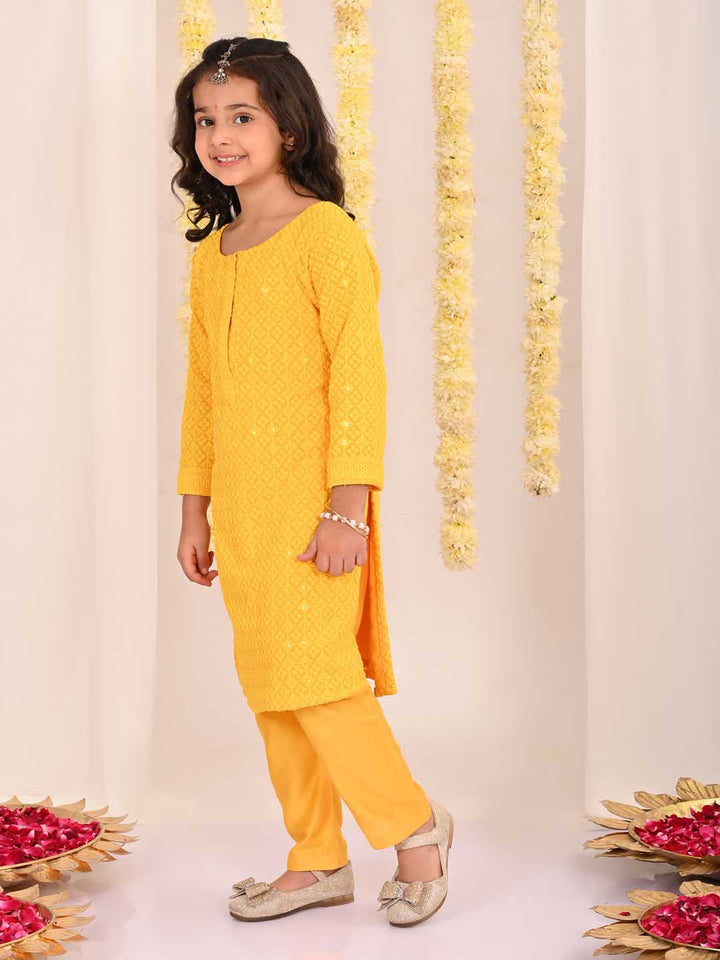 VASTRAMAY Girls' Yellow Embellished Kurta Pyjama Set - qivii