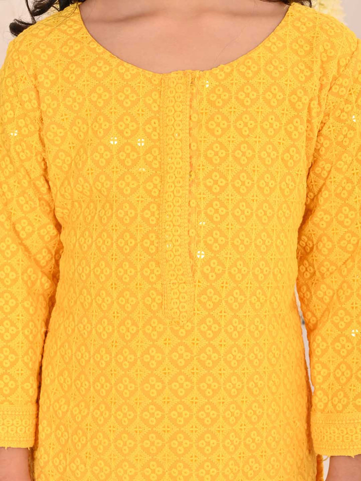 VASTRAMAY Girls' Yellow Embellished Kurta Pyjama Set - qivii