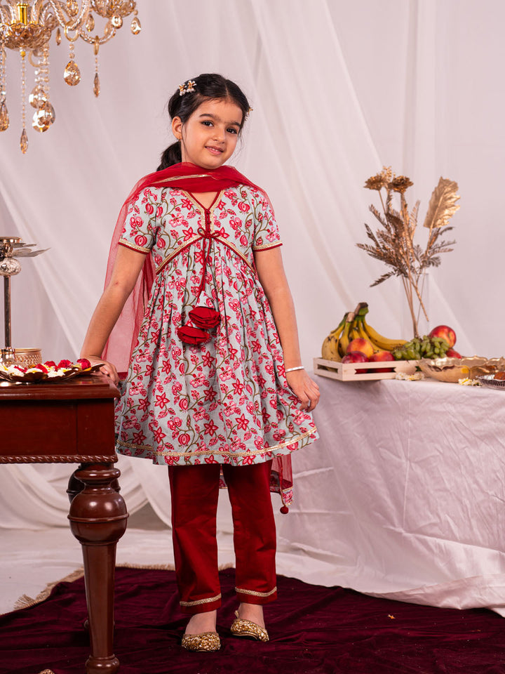 VASTRAMAY Girls' Aqua And Red Kurta And Pant Set - qivii
