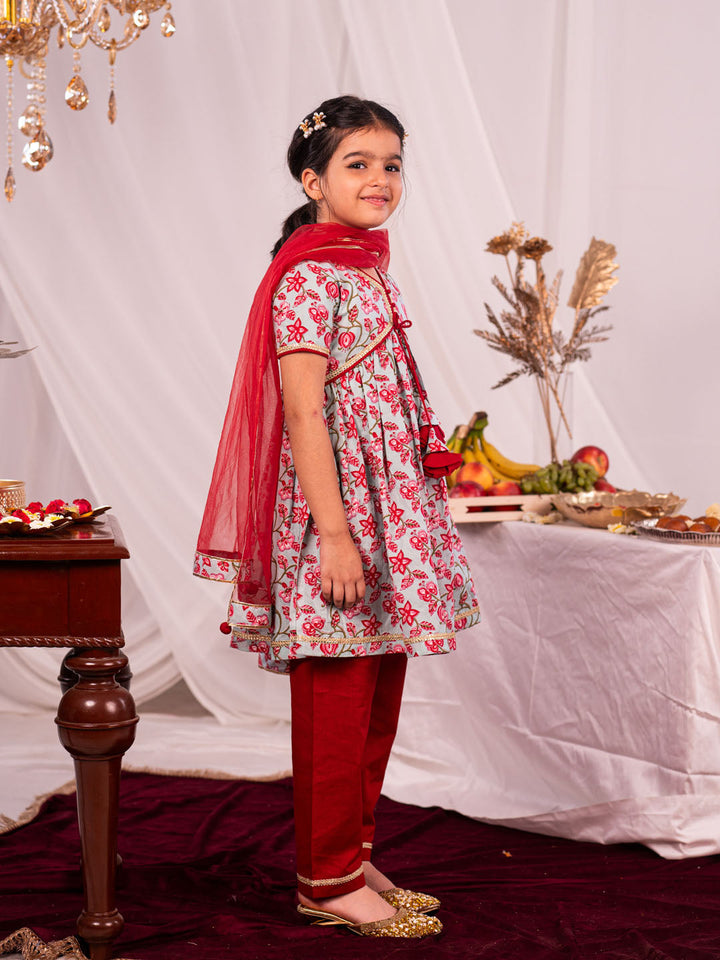 VASTRAMAY Girls' Aqua And Red Kurta And Pant Set - qivii