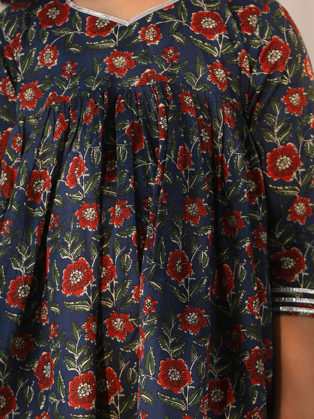 VASTRAMAY Girls' Navy Blue and Rust Kurta Palazzo Set - qivii