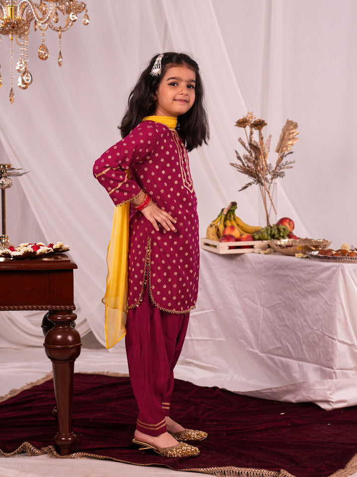 VASTRAMAY Girls Pink Kurta Salwar and Dupatta Set - qivii