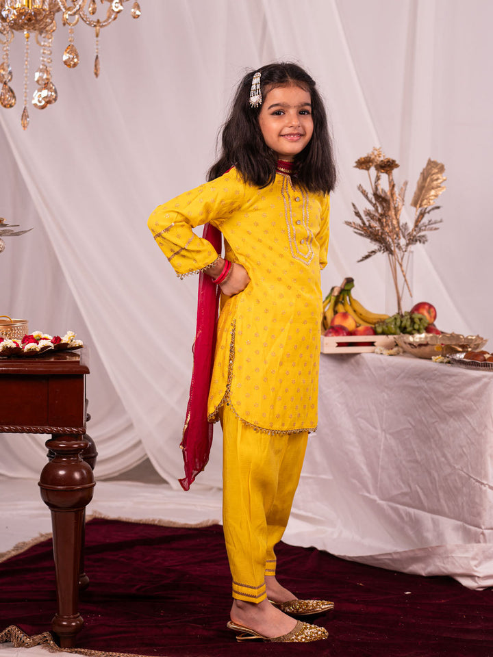 VASTRAMAY Girls Yellow Kurta Salwar and Dupatta Set - qivii