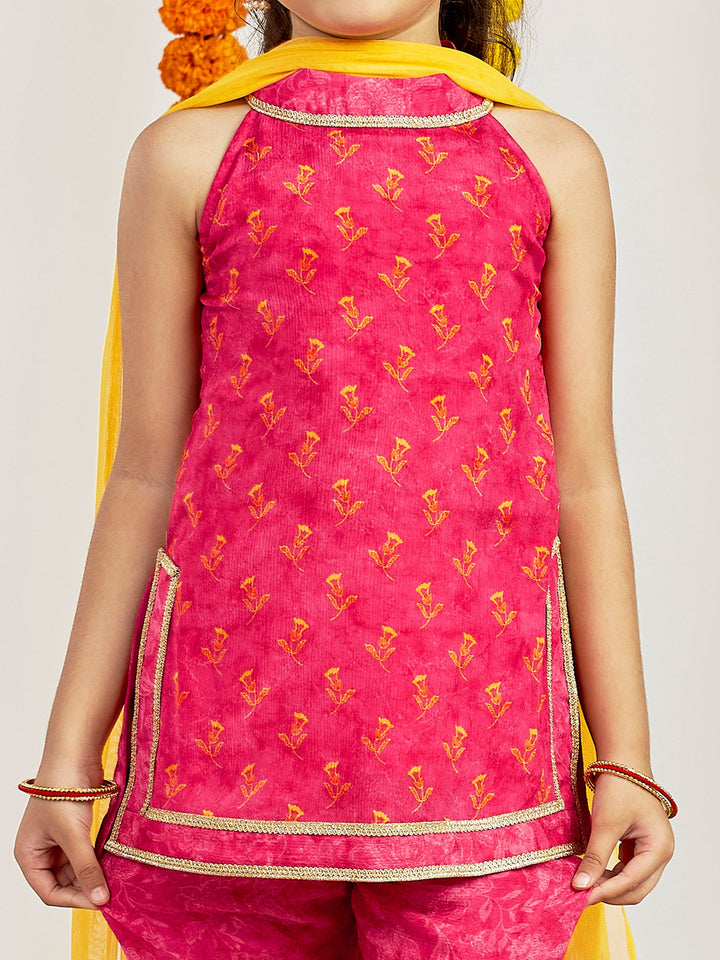 VASTRAMAY Girls' Pink Kurta Sharara And Dupatta Set - qivii