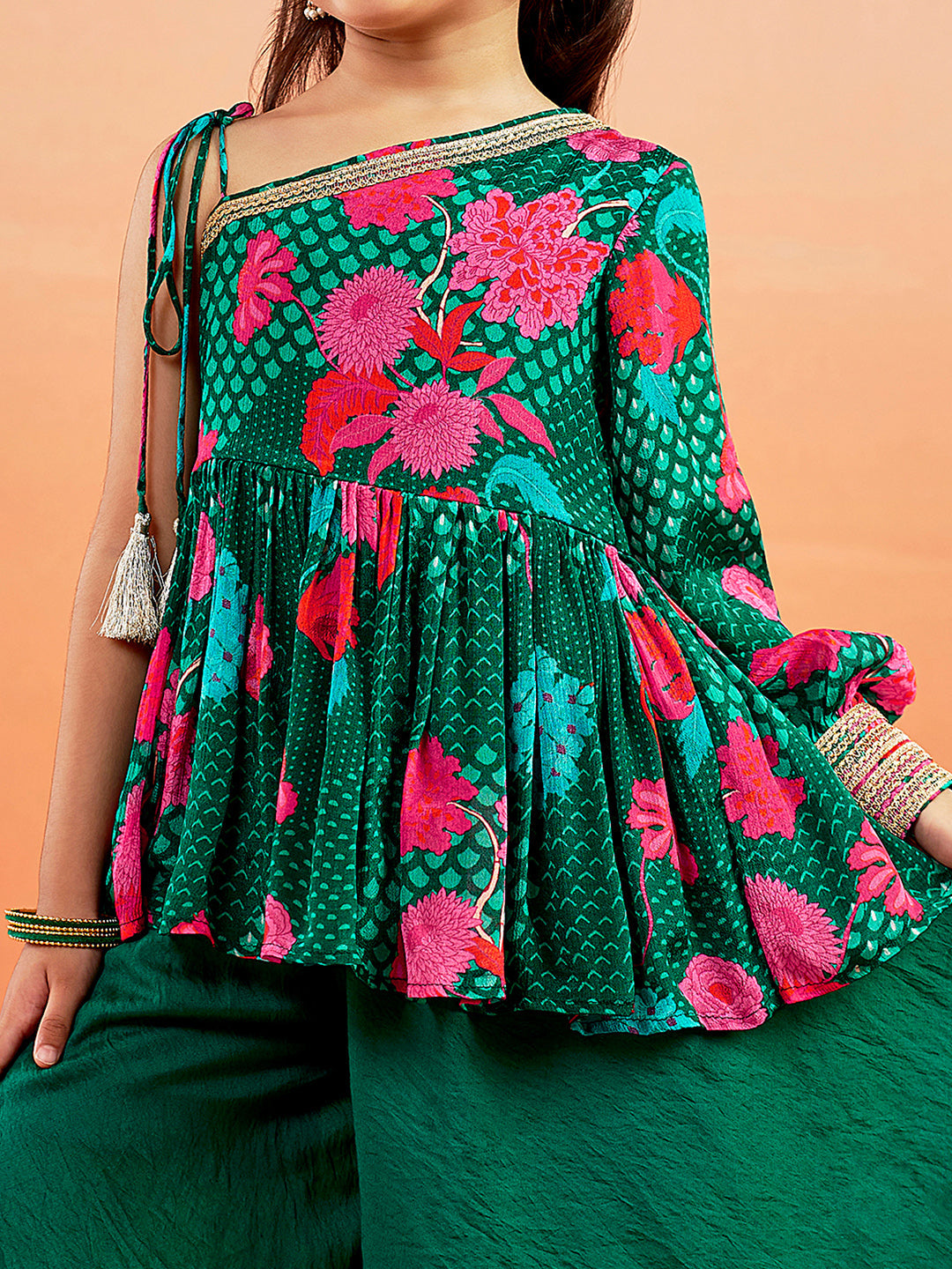 VASTRAMAY Girls' Green Kurta Palazzo Set - qivii