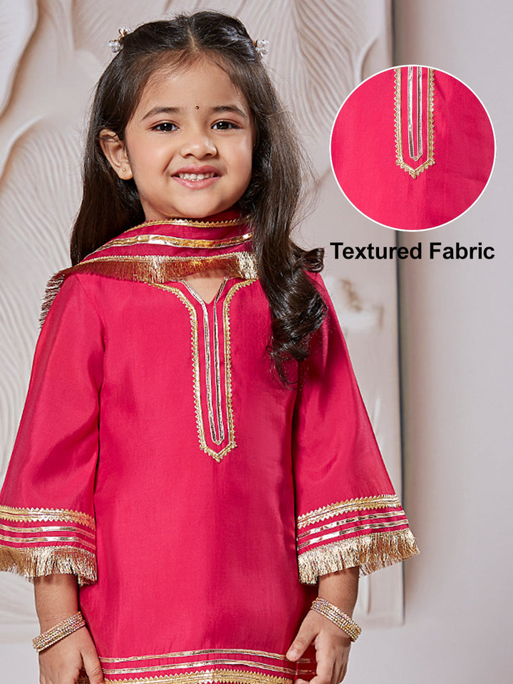VASTRAMAY Girls' Kurta Set With Dupatta - qivii