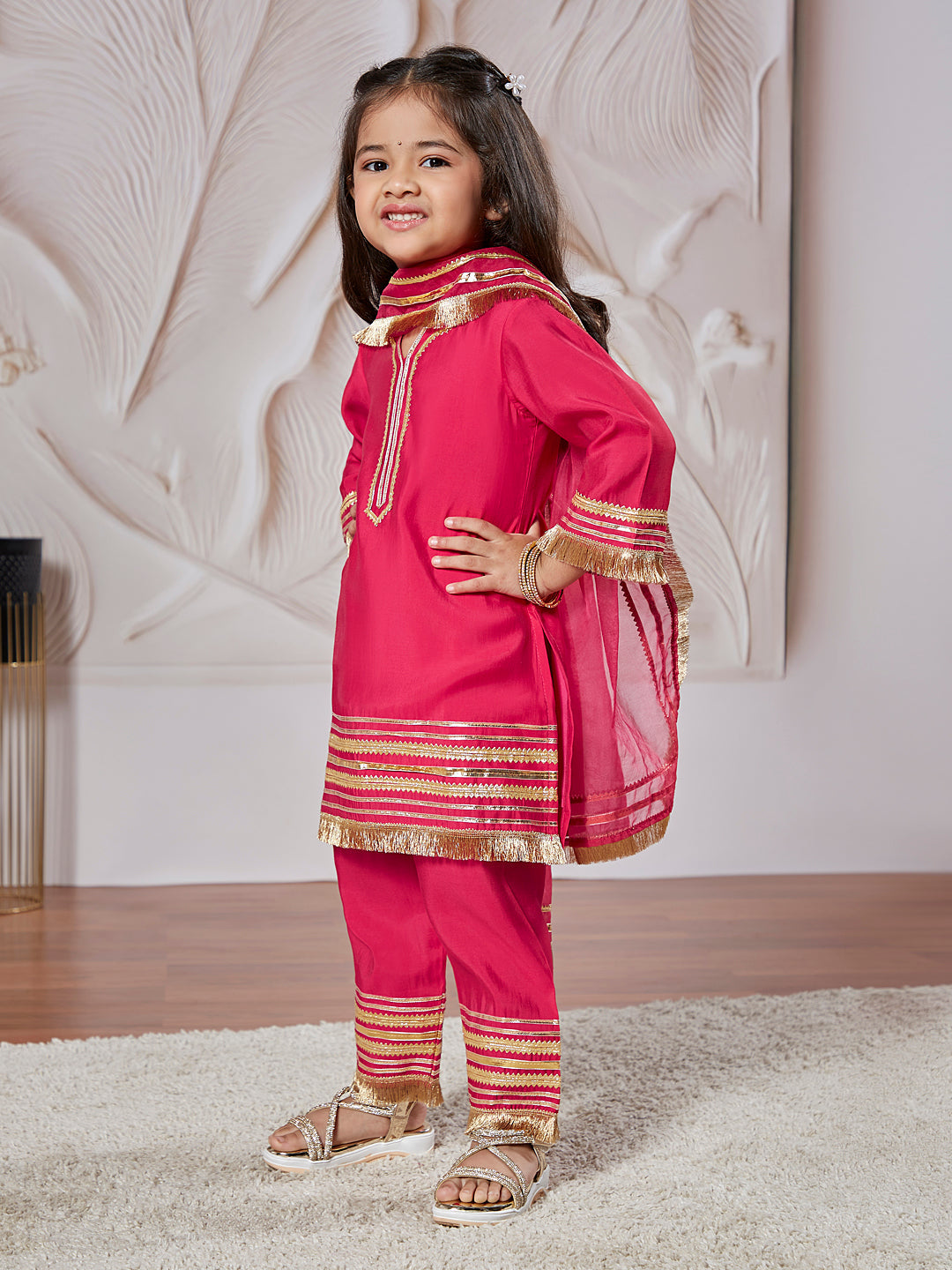 VASTRAMAY Girls' Kurta Set With Dupatta - qivii