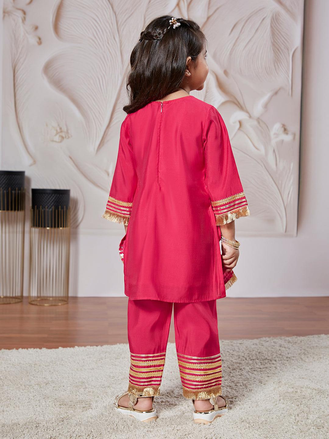 VASTRAMAY Girls' Kurta Set With Dupatta - qivii
