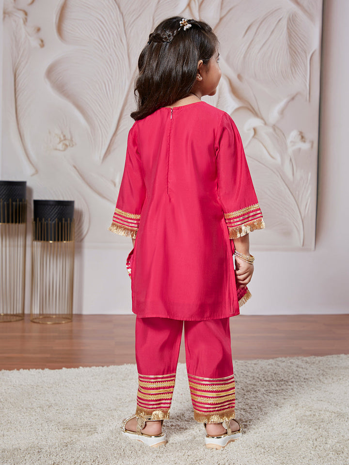 VASTRAMAY Girls' Kurta Set With Dupatta - qivii