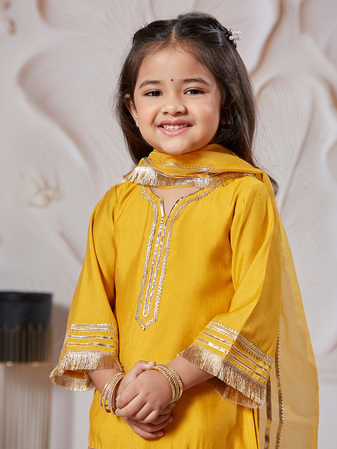 VASTRAMAY Girls' Kurta Set With Dupatta - qivii