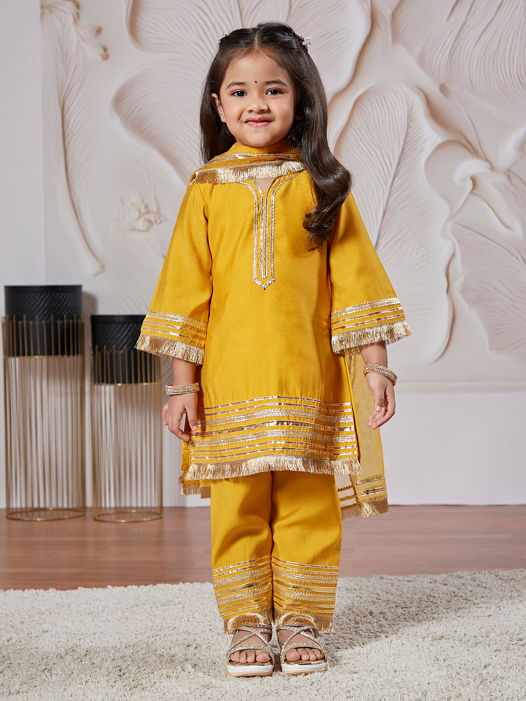 VASTRAMAY Girls' Kurta Set With Dupatta - qivii