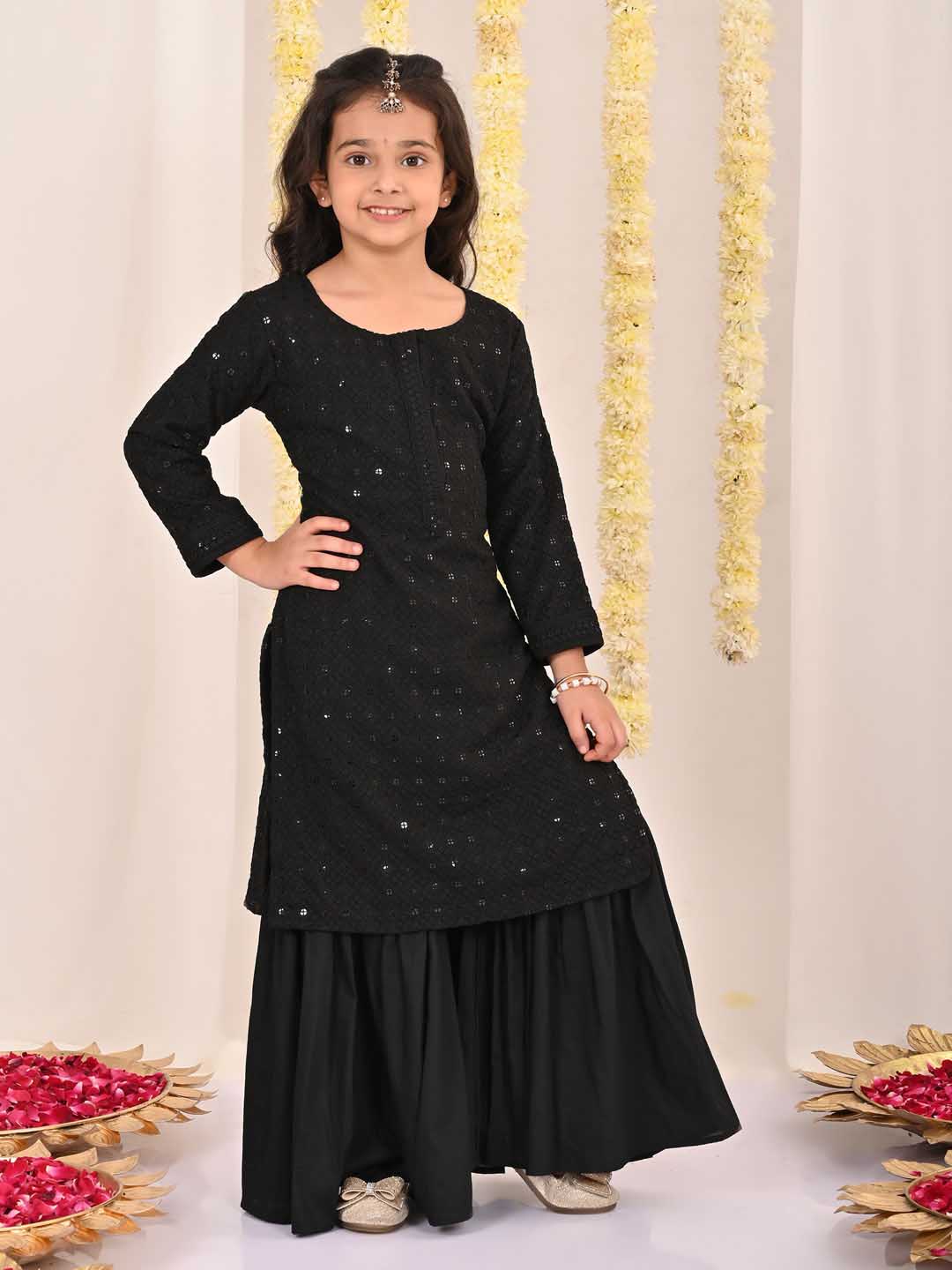 VASTRAMAY Girls' Black Embellished Kurta Palazzo Set - qivii