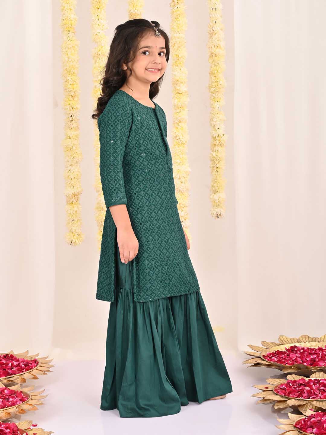 VASTRAMAY Girls' Green Embellished Kurta Palazzo Set - qivii