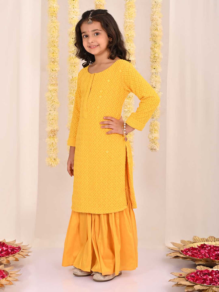 VASTRAMAY Girls' Yellow Embellished Kurta Palazzo Set - qivii