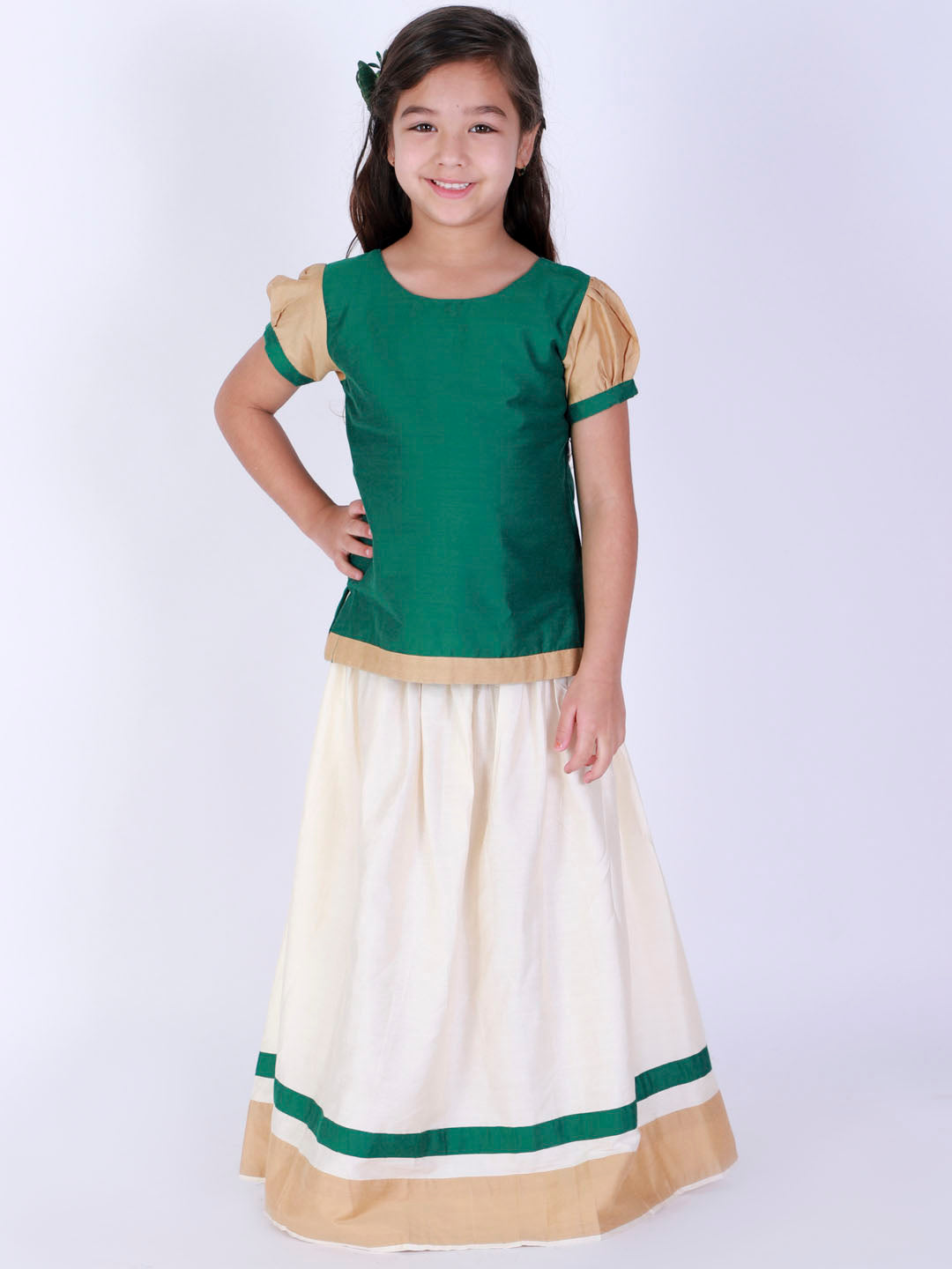 VASTRAMAY Girl's Green & White Pavda Pattu Lehenga Choli Set - qivii