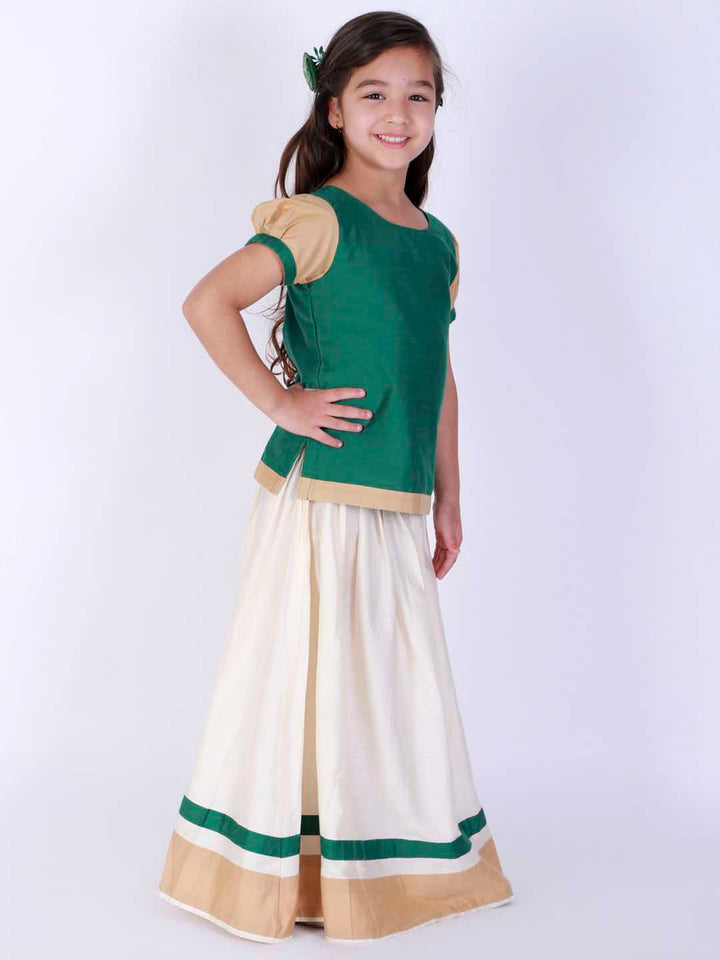 VASTRAMAY Girl's Green & White Pavda Pattu Lehenga Choli Set - qivii