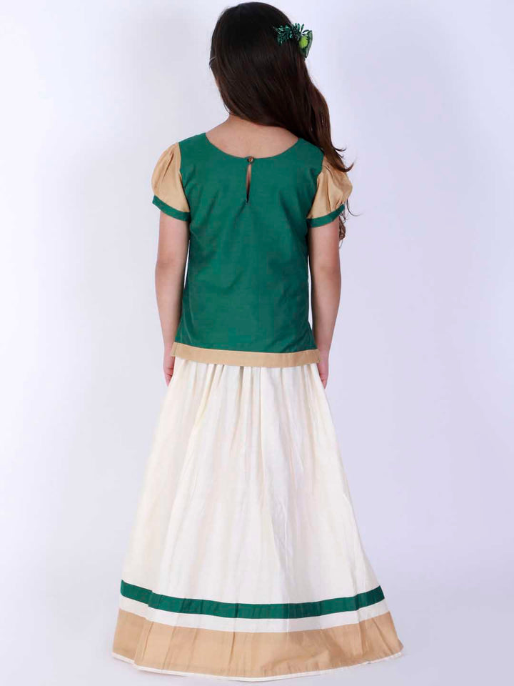 VASTRAMAY Girl's Green & White Pavda Pattu Lehenga Choli Set - qivii