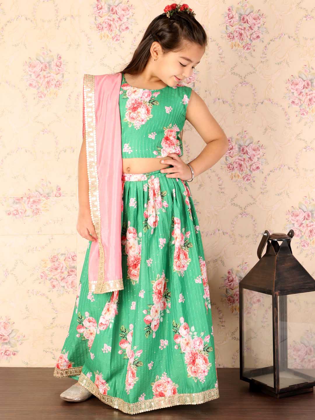 VASTRAMAY Girl's Green Embellished Lehenga Set - qivii