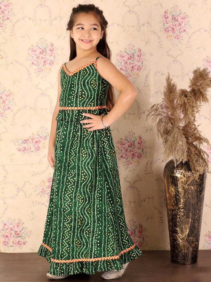 VASTRAMAY Girl's Green Bandhani Top And Long Skirt Set - qivii