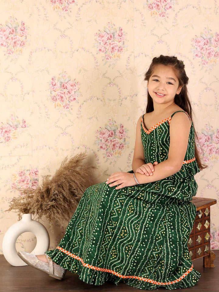 VASTRAMAY Girl's Green Bandhani Top And Long Skirt Set - qivii