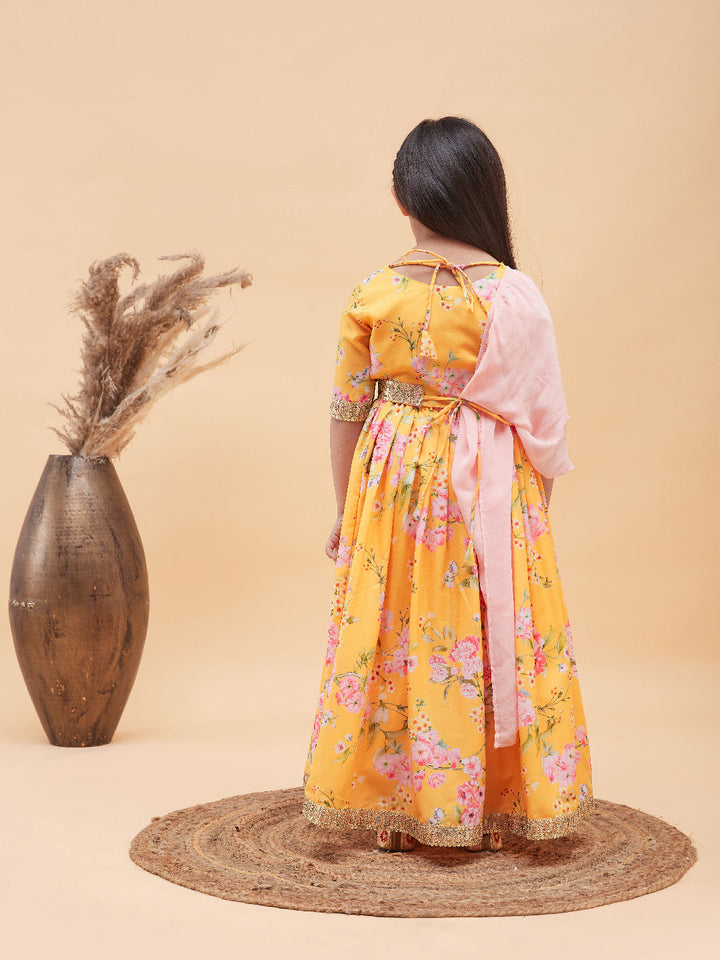 VASTRAMAY Girl's Yellow Floral Print Lehenga Set - qivii
