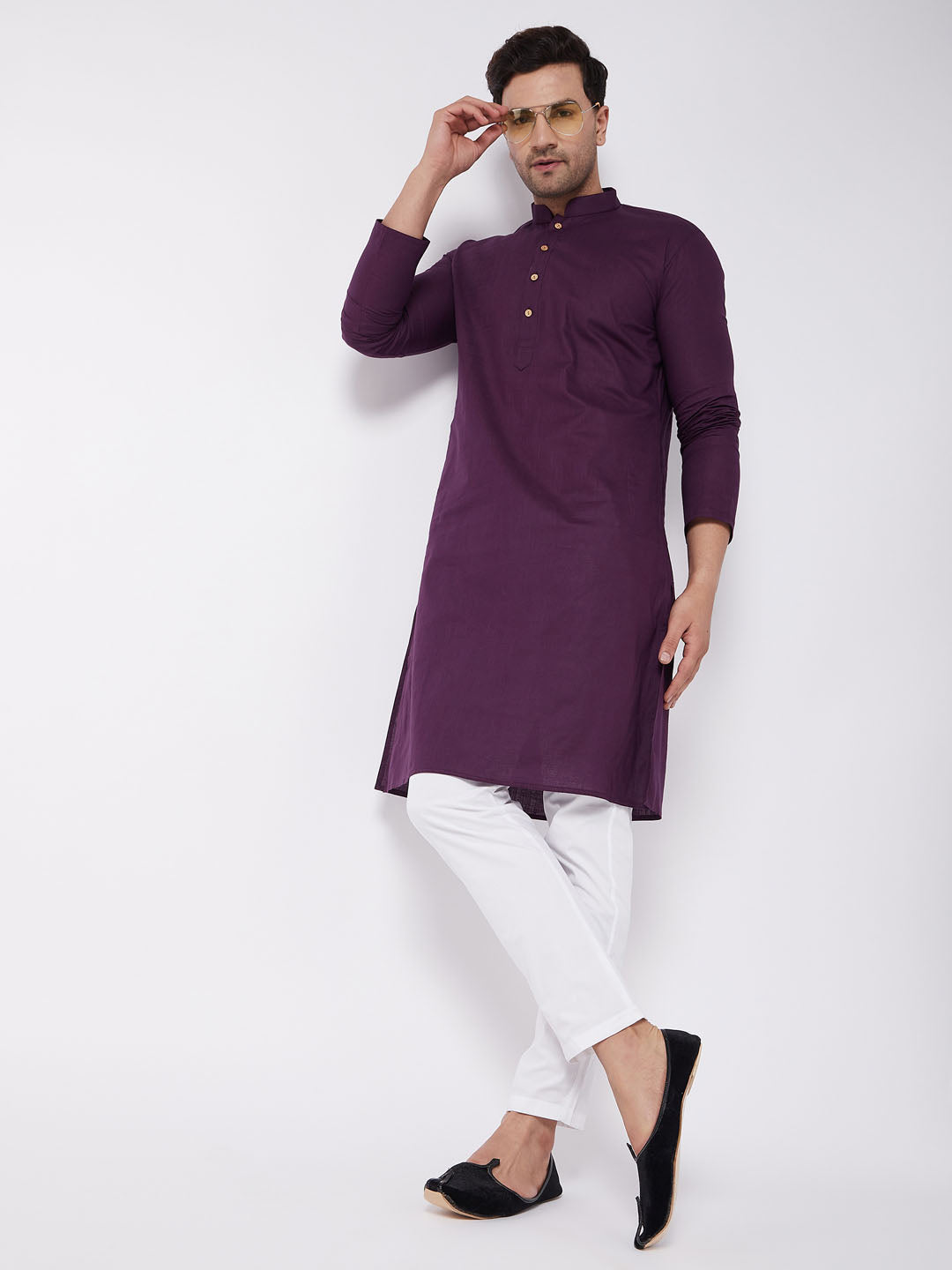 Men's Purple  Solid Cotton Blend Kurta And White Pyjama Set