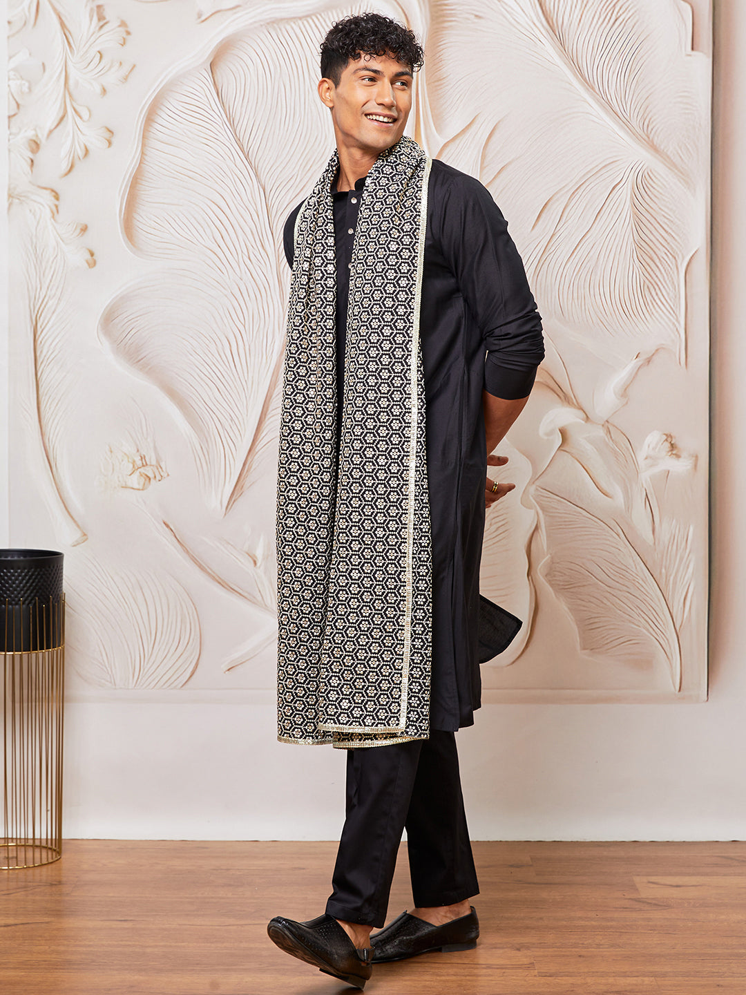 Men's Black Viscose Kurta, Pyjama And Dupatta Set