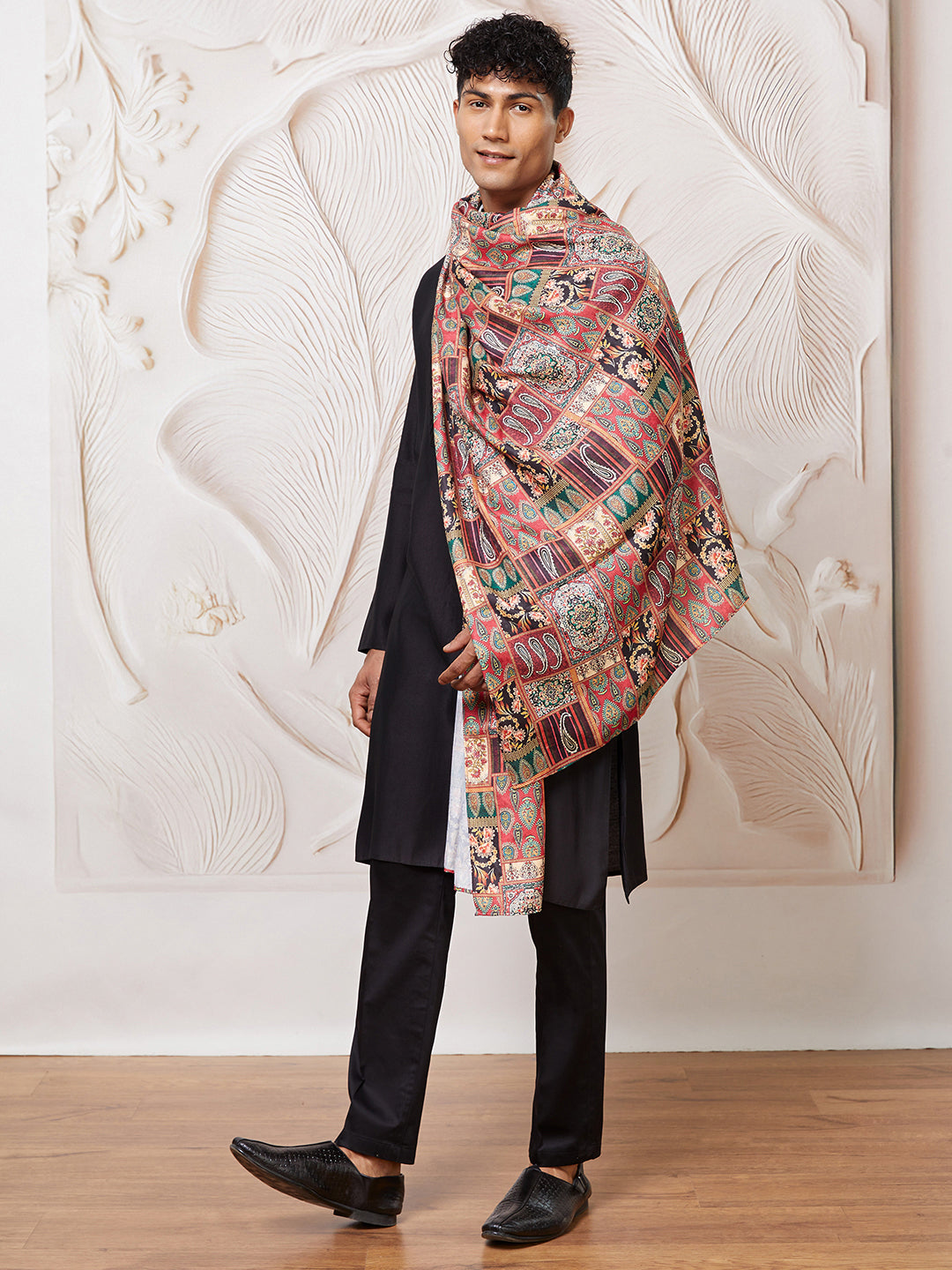 Men's Black Silk Blend Kurta,Pyjama And Dupatta Set.