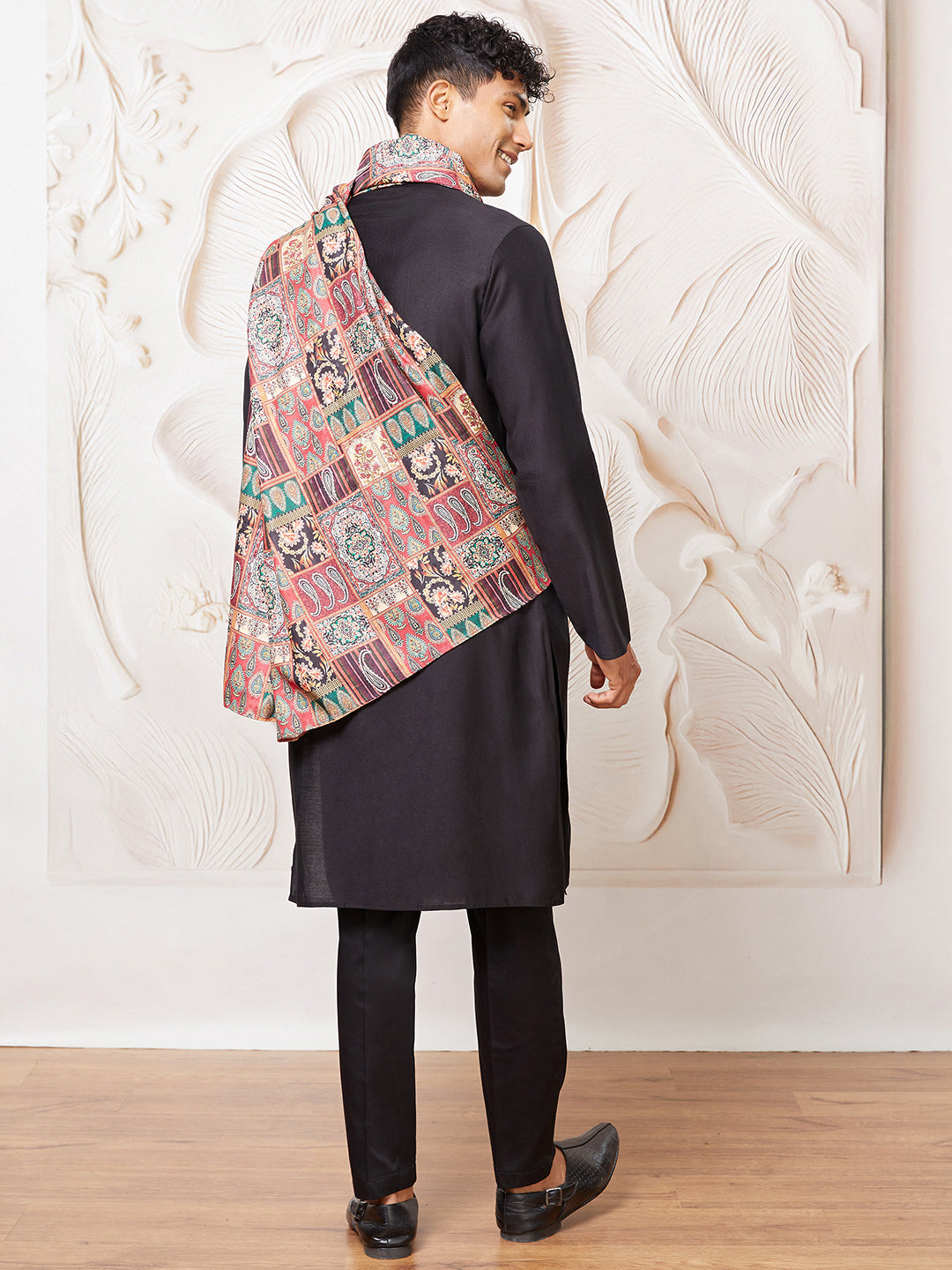 Men's Black Silk Blend Kurta,Pyjama And Dupatta Set.