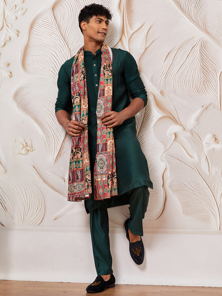 Men's Bottle Green Silk Blend Kurta,Pyjama And Dupatta Set.