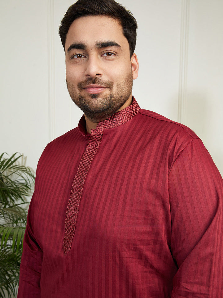 Plus Men's Maroon And White Cotton Blend Kurta Pyjama Set
