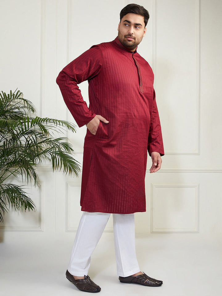 Plus Men's Maroon And White Cotton Blend Kurta Pyjama Set