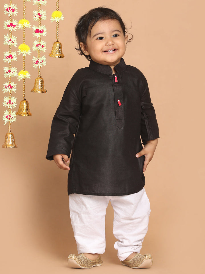 VASTRAMAY Boy's Black Kurta With White Pyjama Set - qivii