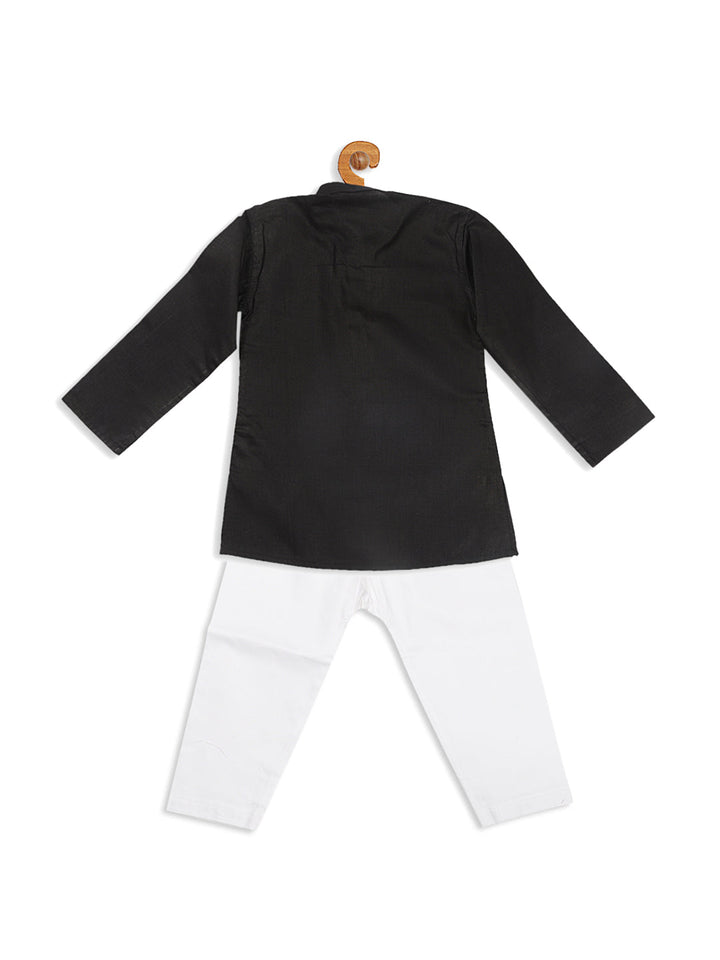 VASTRAMAY Boy's Black Kurta With White Pyjama Set - qivii