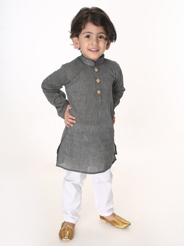 VASTRAMAY Boys Black Pure Cotton Kurta - qivii