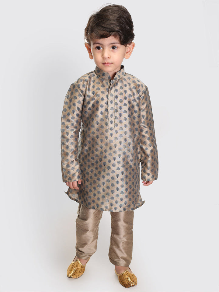 VASTRAMAY Boys Chiku Cotton Blend Kurta Pyjama Set - qivii