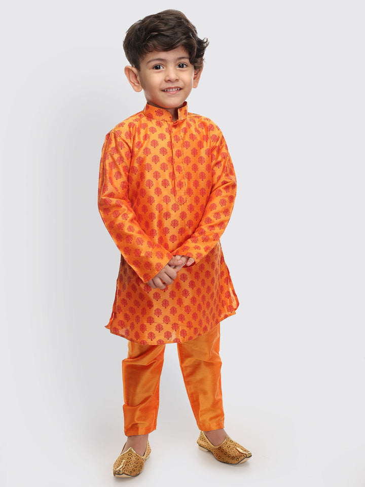 VASTRAMAY Boys Orange Cotton Blend Kurta Pyjama Set - qivii
