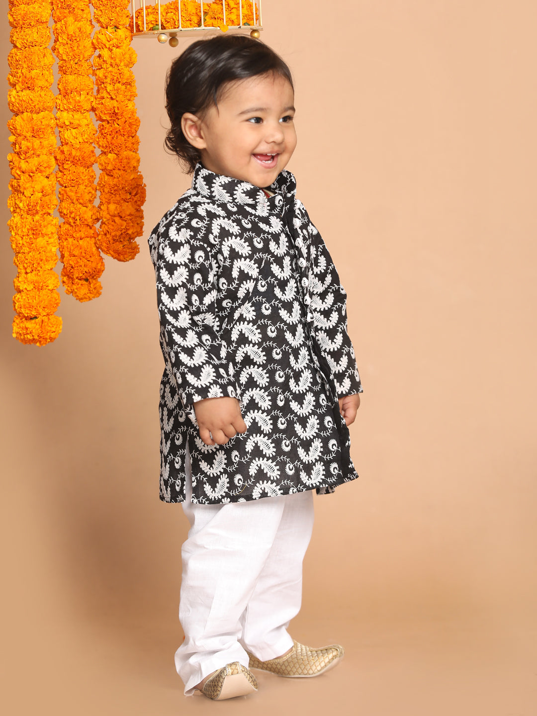VASTRAMAY SISHU Boy's Black Chikankari Pure Cotton Kurta With White Pyjama Set - qivii