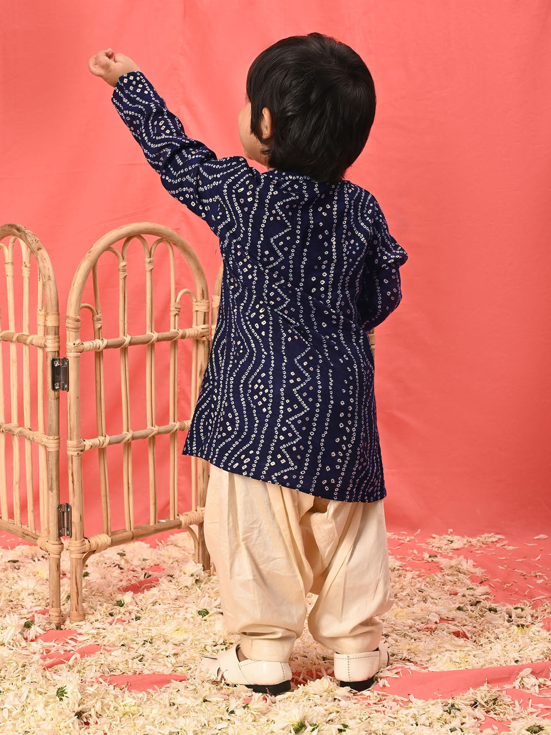 VASTRAMAY Boys' Navy Blue Bandhni Kurta And Patiala Set - qivii