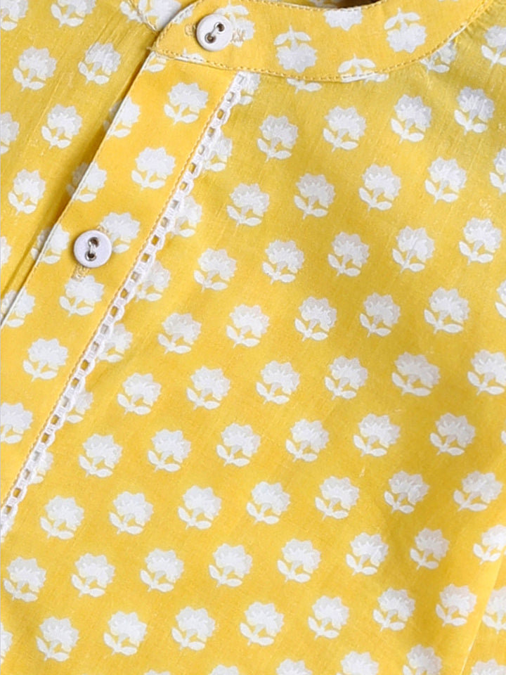 Vastramay Infant Boys Yellow And White Cotton Kurta Pyjama Set - qivii