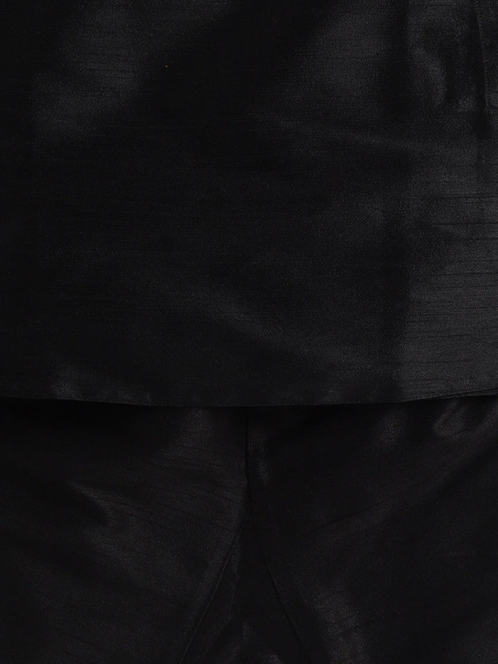 VASTRAMAY Boys Black Silk Blend Kurta Pyjama Set - qivii